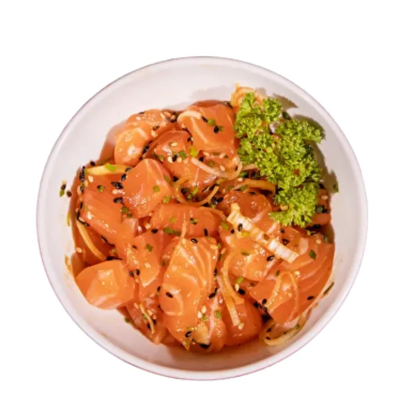 Kimuchi de Salmão 200g - Cubos de salmão temperado com molho kimuchi, alho francês, semente de sésamo, cebolinho e tougarashi