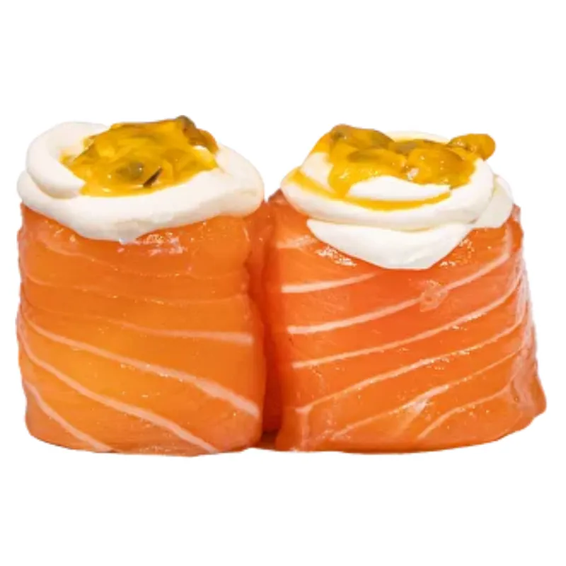 Gunkan Salmão Phila Maracujá 4 Peças - Gunkan de salmão com queijo creme e maracujá